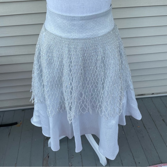 GEMY MAALOUF Shimmery Silver Short Skirt with Beaded Details Size 16/18 - Picture 4 of 13